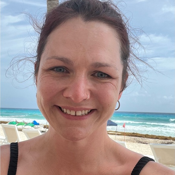 🎉🌸❤️POSH AMBASSADOR♥️🌼🎊 - Picture 1 of 3